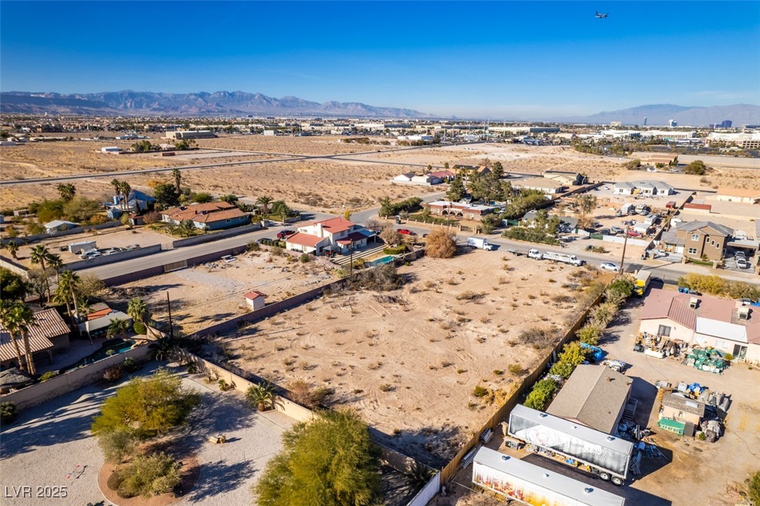 Cougar Avenue Property Photo 27
