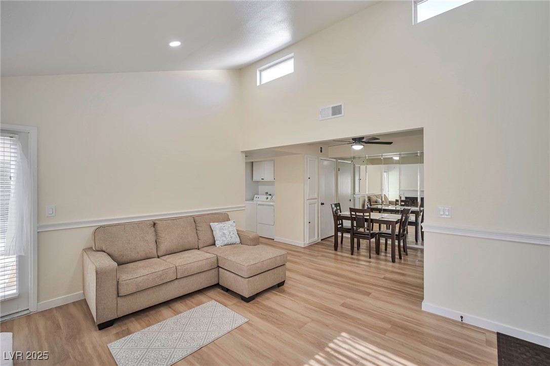 1701 East Katie Avenue 8 Property Photo 1