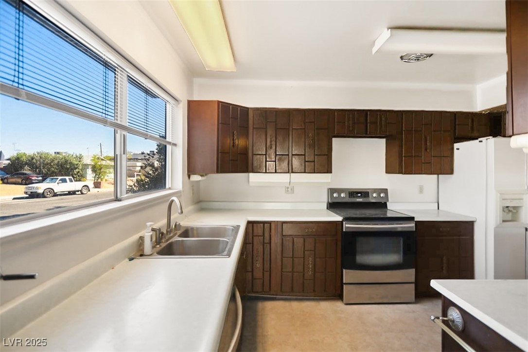 5295 Renault Avenue Property Photo 9