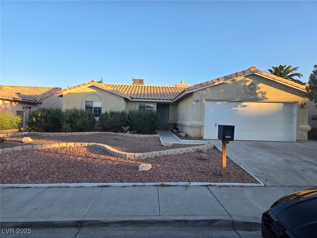 4285 El Como Way Property Photo