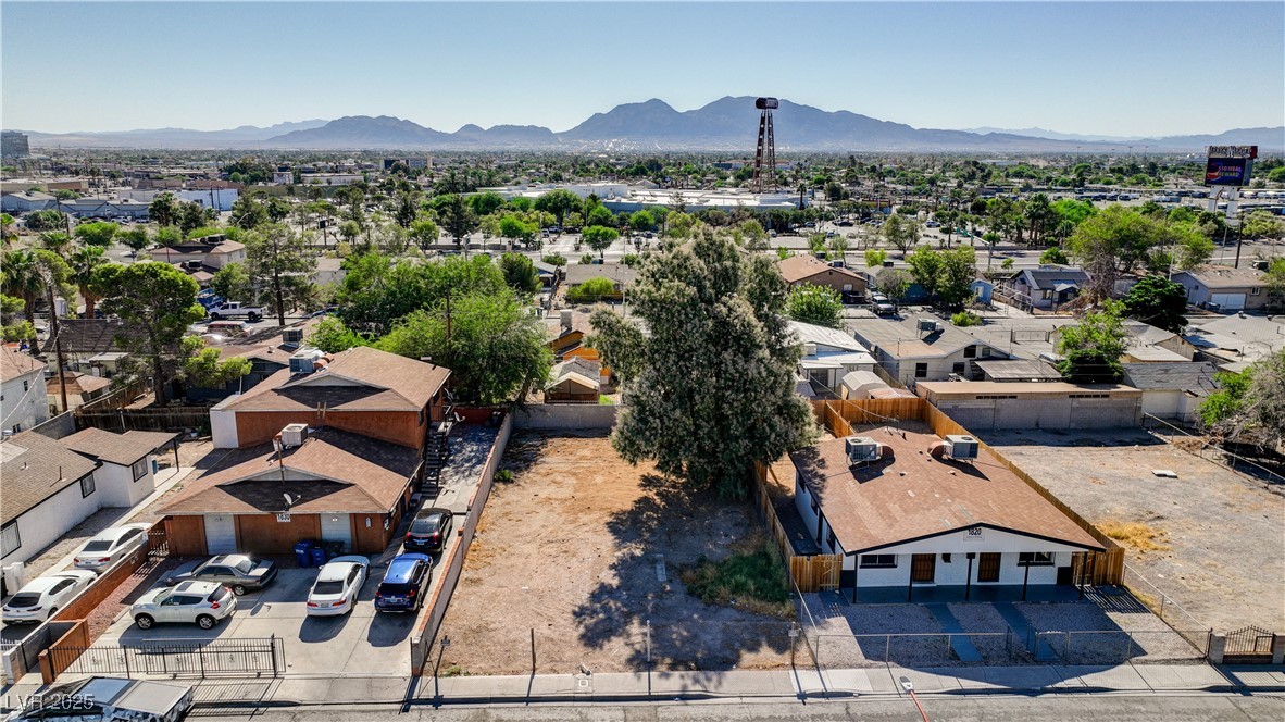 1826 Yale Street Property Photo 2