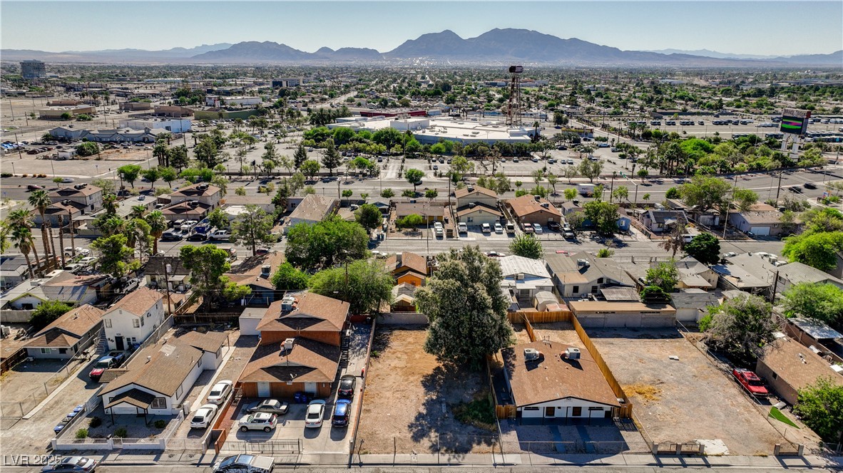 1826 Yale Street Property Photo 8