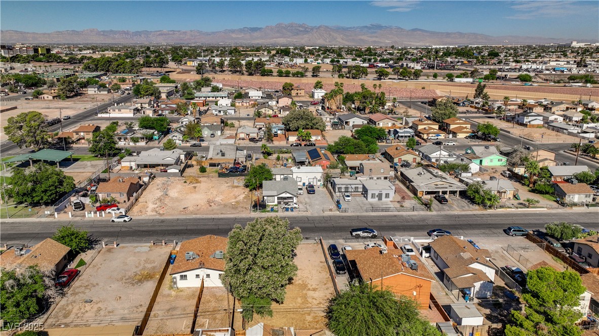 1826 Yale Street Property Photo 11