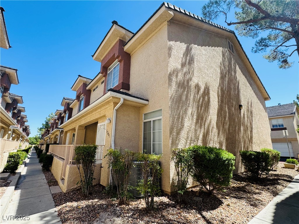1201 Dusty Creek Street Property Photo 1