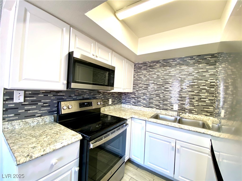 6213 Smoke Ranch Road Property Photo 5