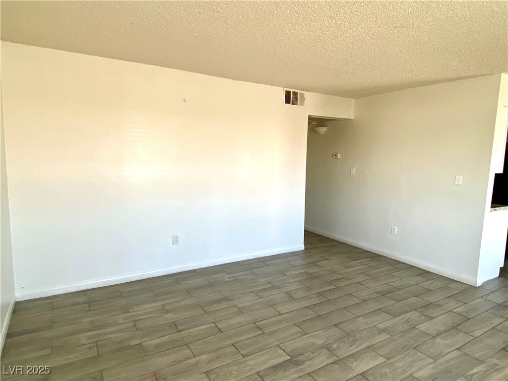 6213 Smoke Ranch Road Property Photo 6