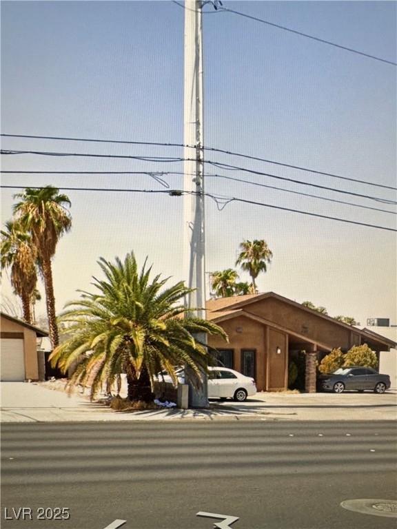 5209 South Eastern Avenue Property Photo 3