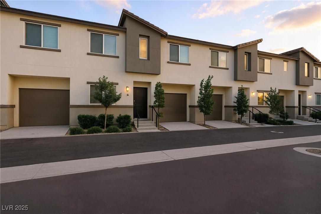 2813 Tahiti Grape Way 2 Property Photo