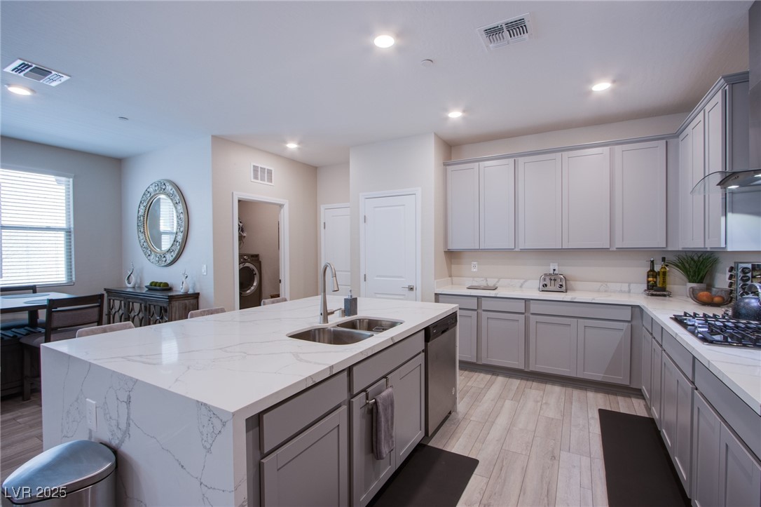 519 Sonoma Range Street Property Photo 2