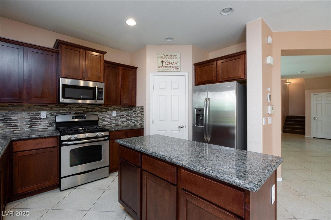 6736 Prairie Dusk Drive Property Photo 13