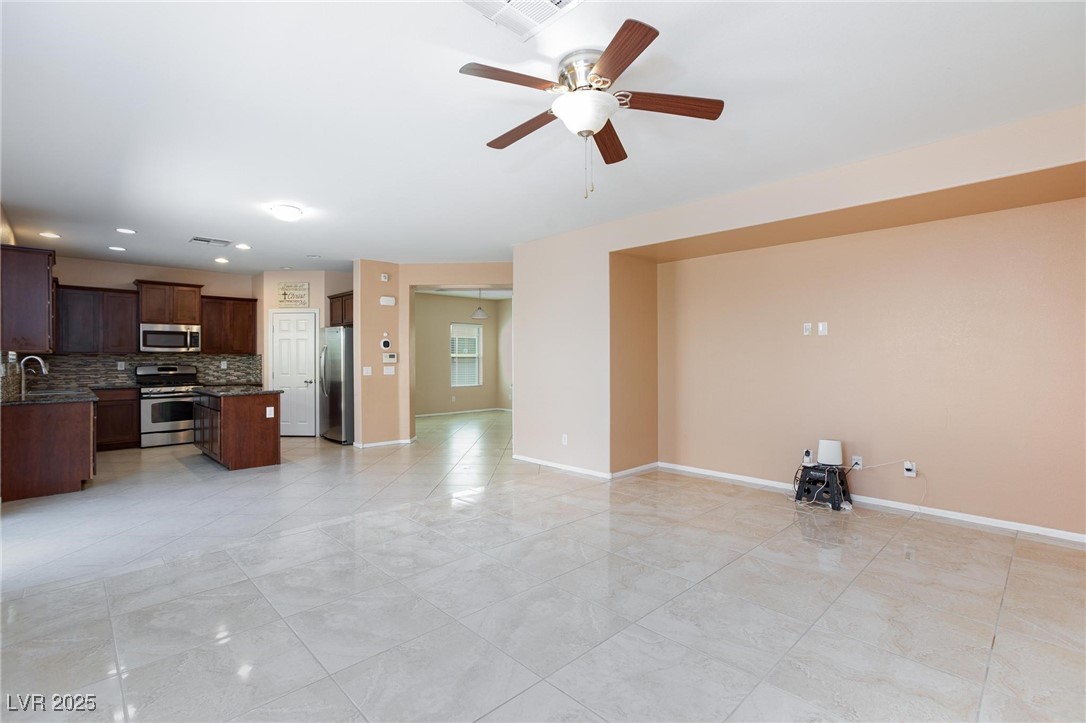 6736 Prairie Dusk Drive Property Photo 15