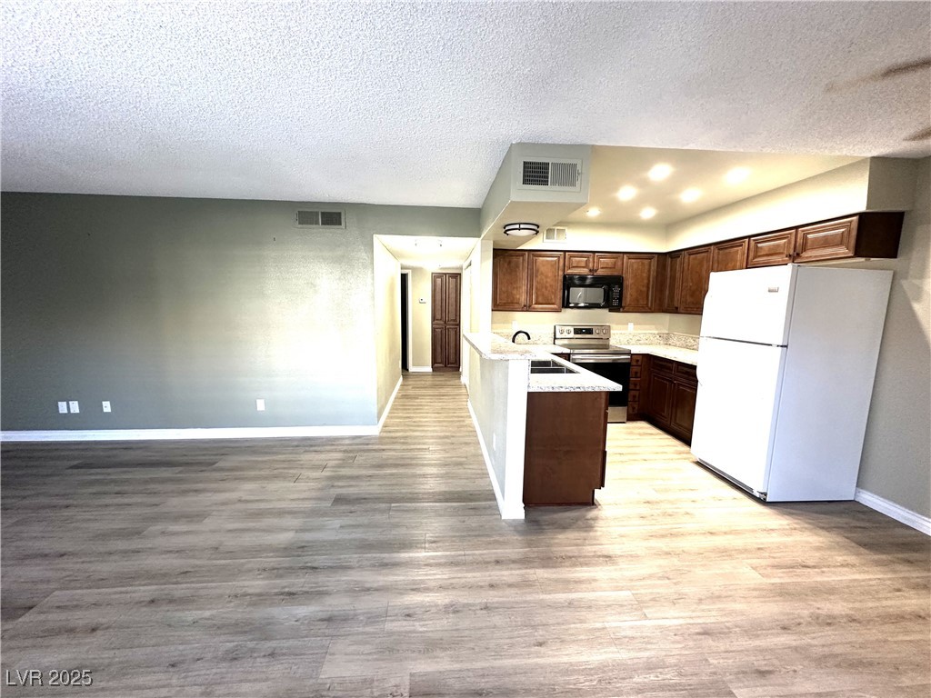 1575 West Warm Springs Road 413 Property Photo 2