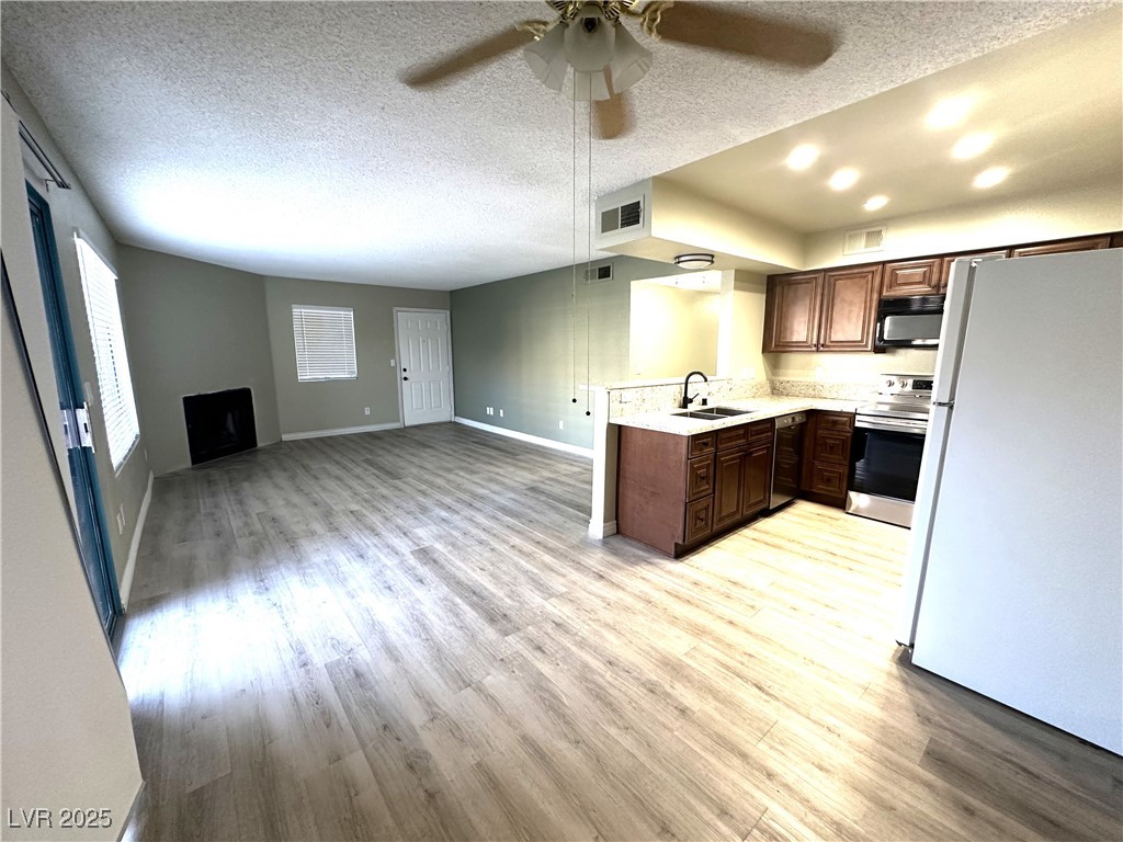 1575 West Warm Springs Road 413 Property Photo 3