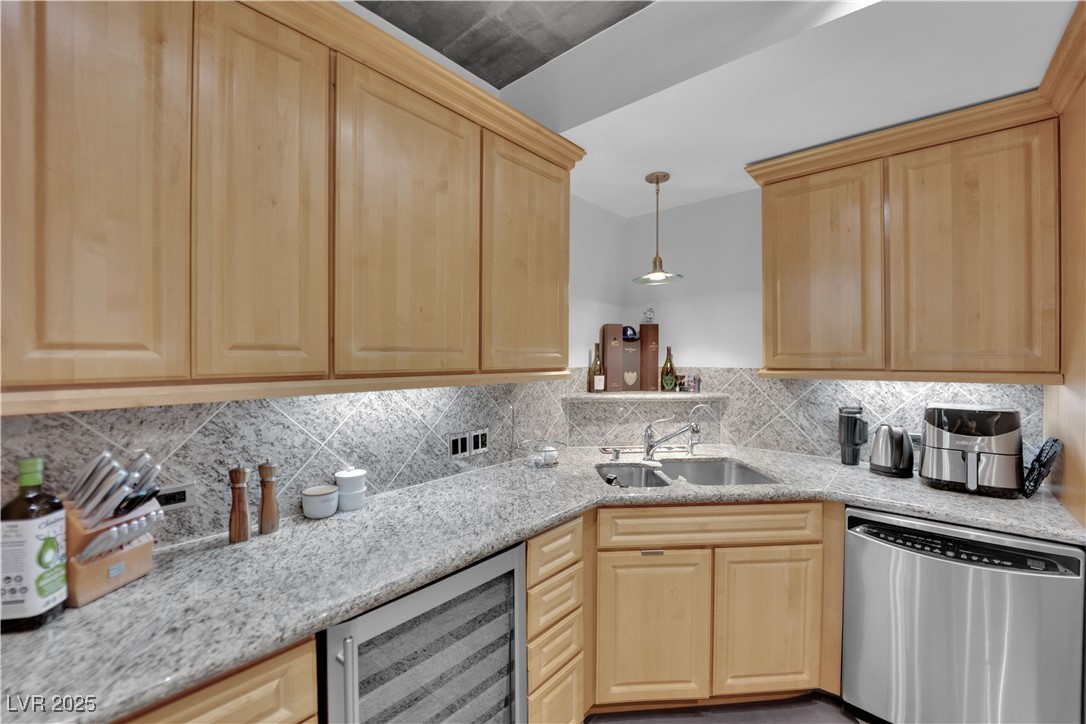 360 East Desert Inn Road 607 Property Photo 22