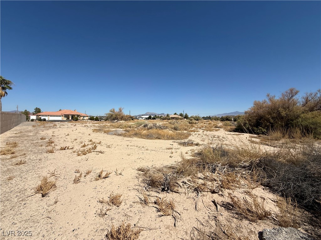 1611 South Manzanita Drive Property Photo 4