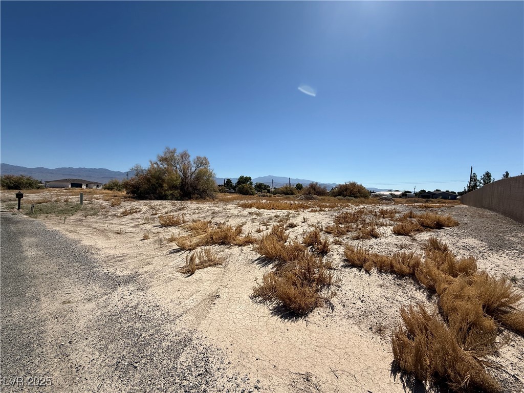 1611 South Manzanita Drive Property Photo 5