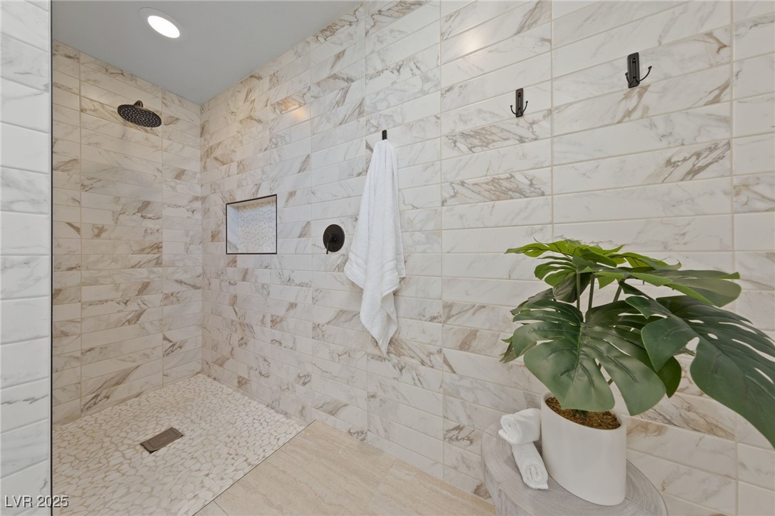 8517 Bayland Drive Property Photo 16