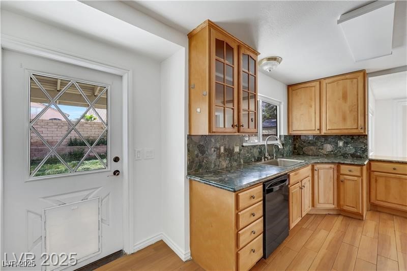 4351 Satinwood Drive Property Photo 4