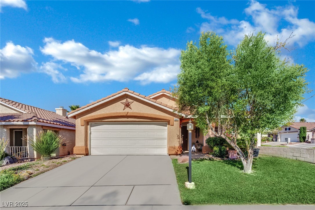 5541 Oakwood Ridge Street Property Photo 1