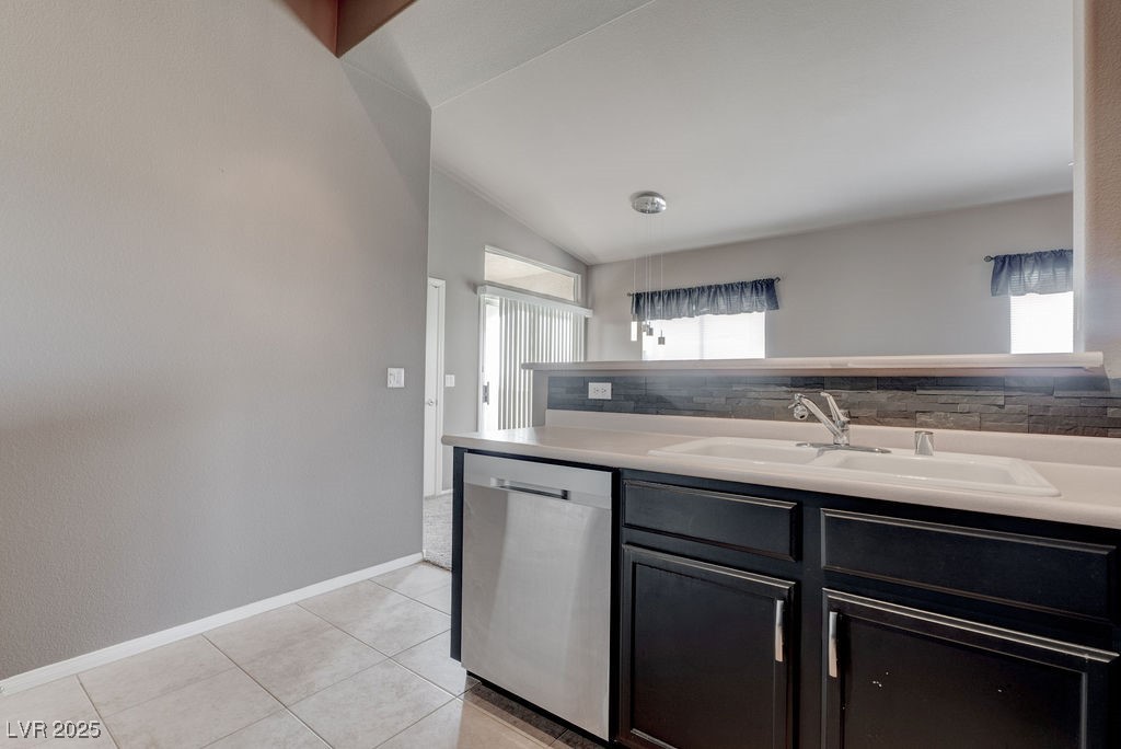 2305 West Horizon Ridge Parkway 223 Property Photo 15