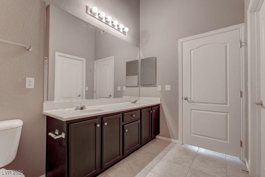 2305 West Horizon Ridge Parkway 223 Property Photo 22
