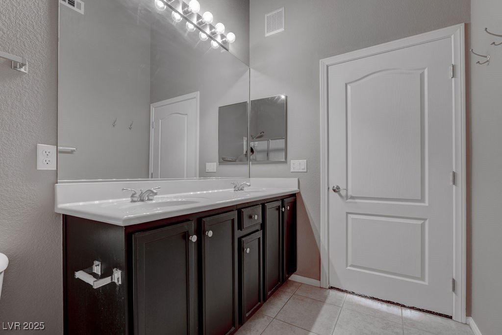 2305 West Horizon Ridge Parkway 223 Property Photo 28