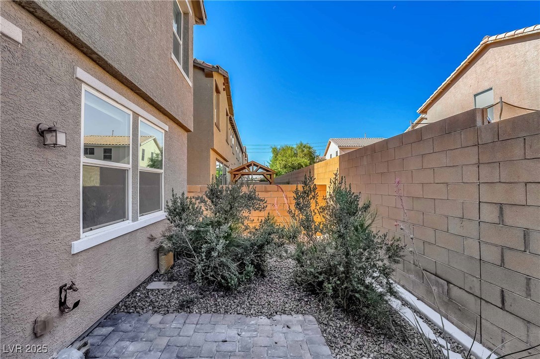 5661 Warm Light Street Property Photo 21