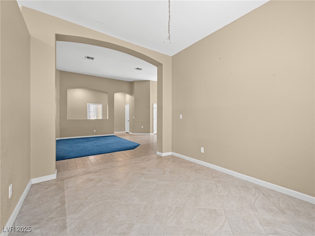 7549 Evening Falls Drive Property Photo 12