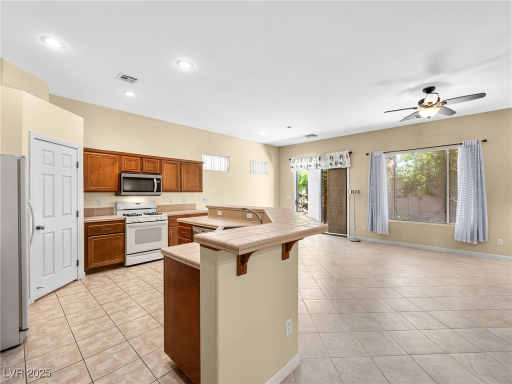 7549 Evening Falls Drive Property Photo 14