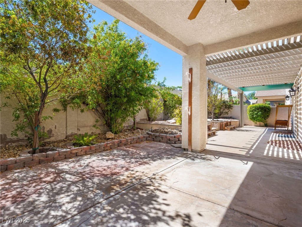7549 Evening Falls Drive Property Photo 47