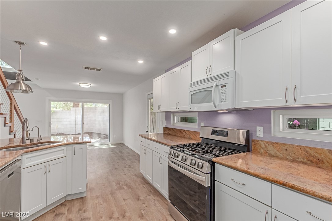 8845 Hampton Green Avenue Property Photo 12