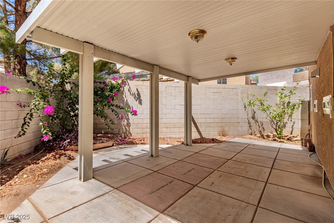 8845 Hampton Green Avenue Property Photo 27