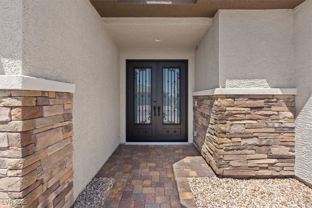 5851 Slate Rock Court Property Photo 5