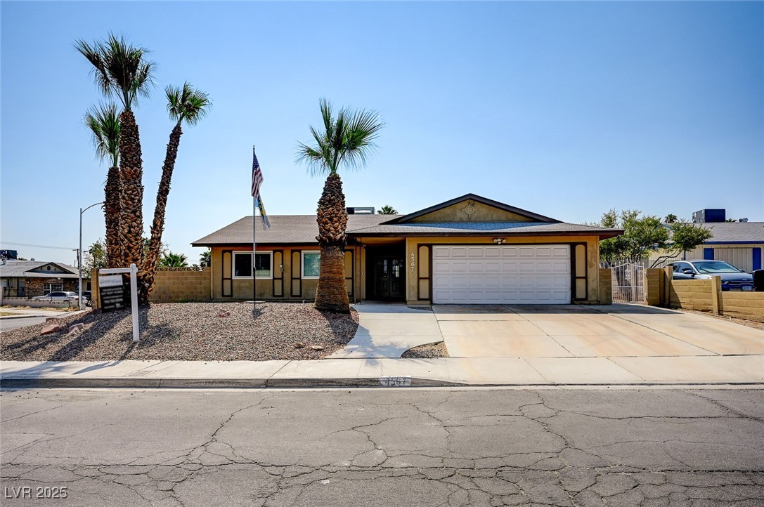 4567 Dennis Way Property Photo