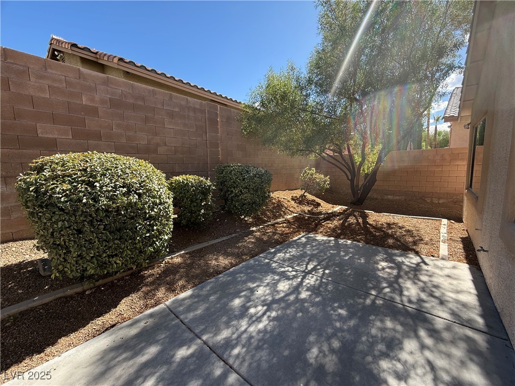 10657 Sapphire Vista Avenue Property Photo 10