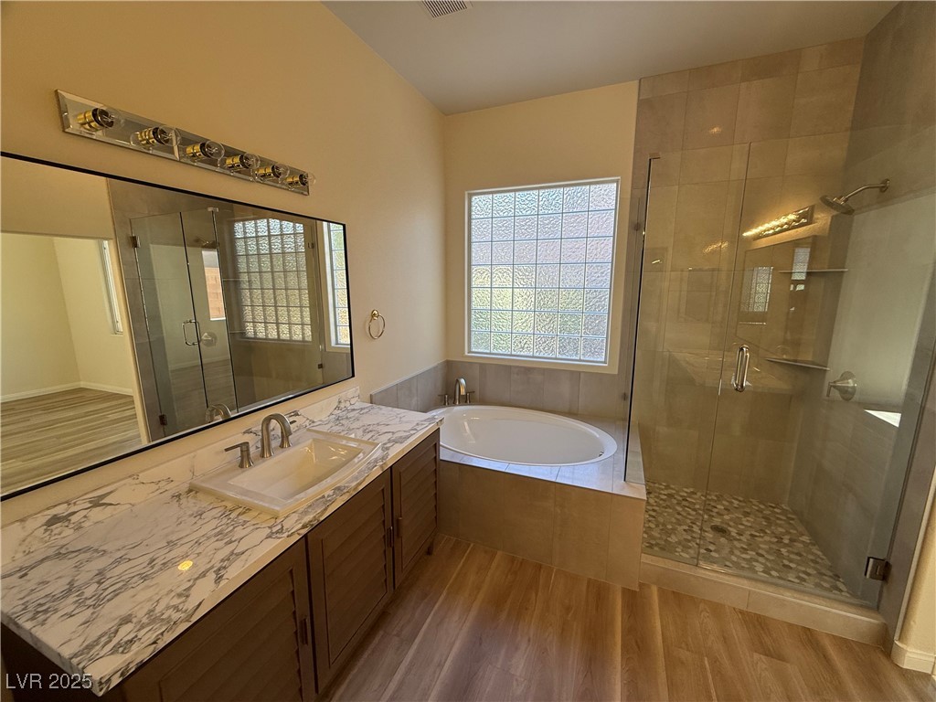 10657 Sapphire Vista Avenue Property Photo 16