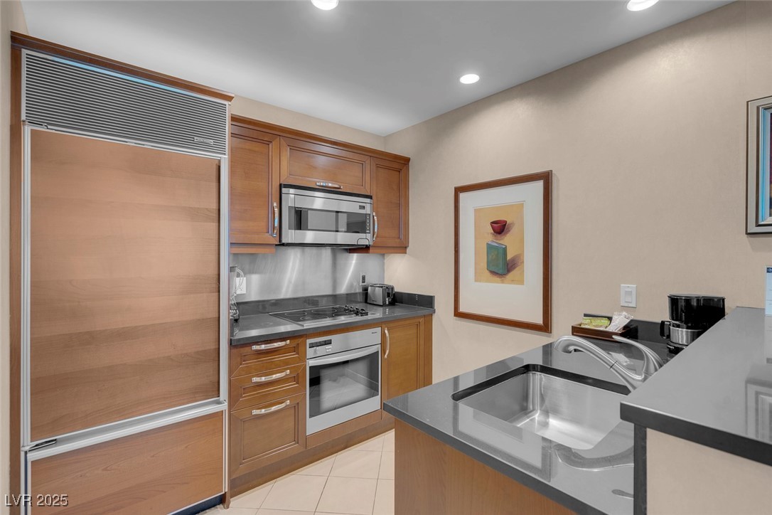 145 East Harmon Avenue 1708 Property Photo 16