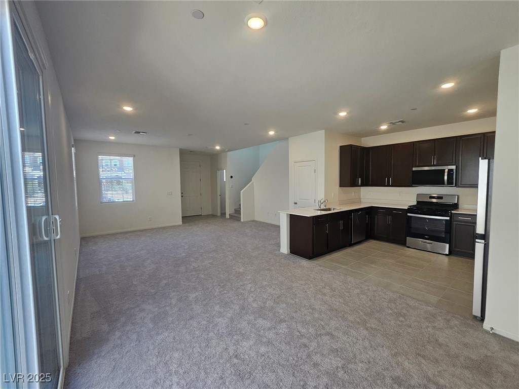 2765 Via Napoli Property Photo 6
