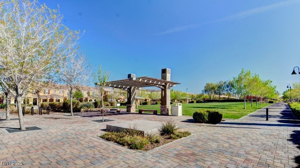 2765 Via Napoli Property Photo 37