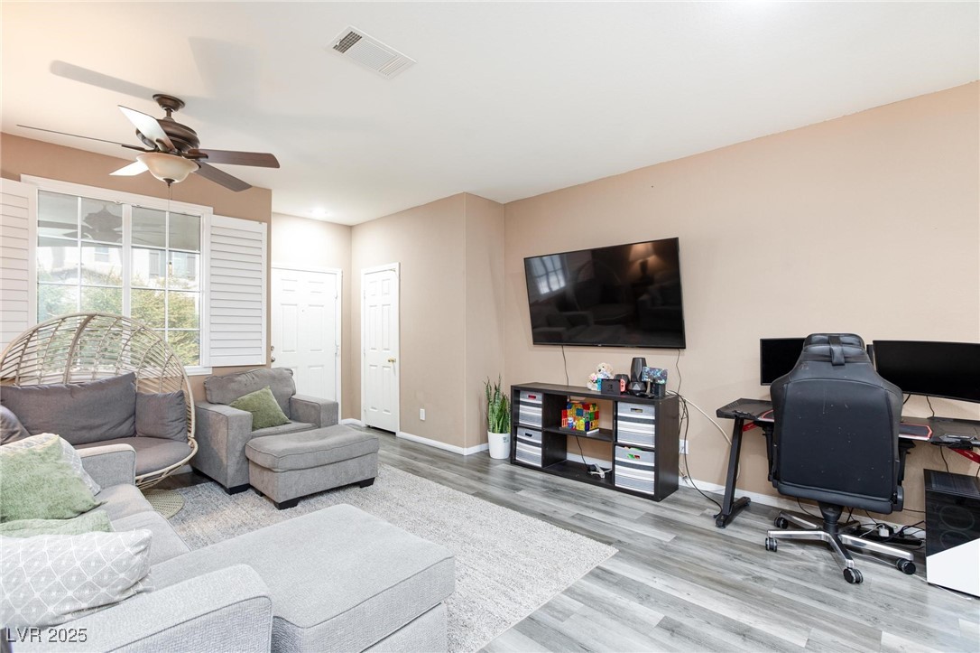 1303 Horizon Village Avenue Property Photo 7