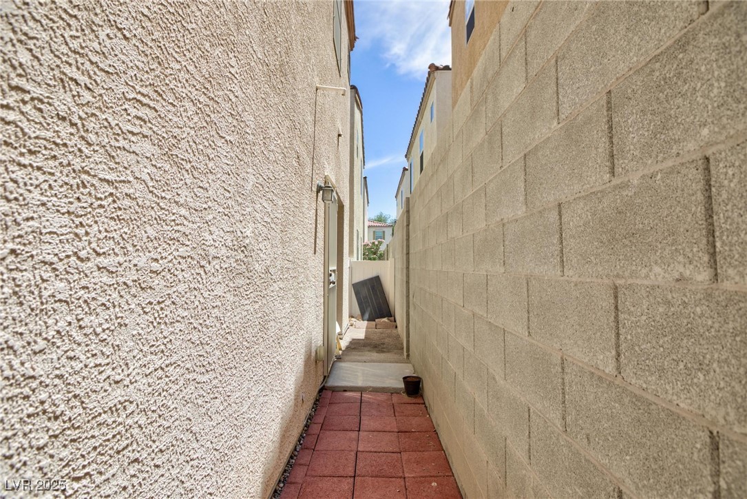 1303 Horizon Village Avenue Property Photo 25