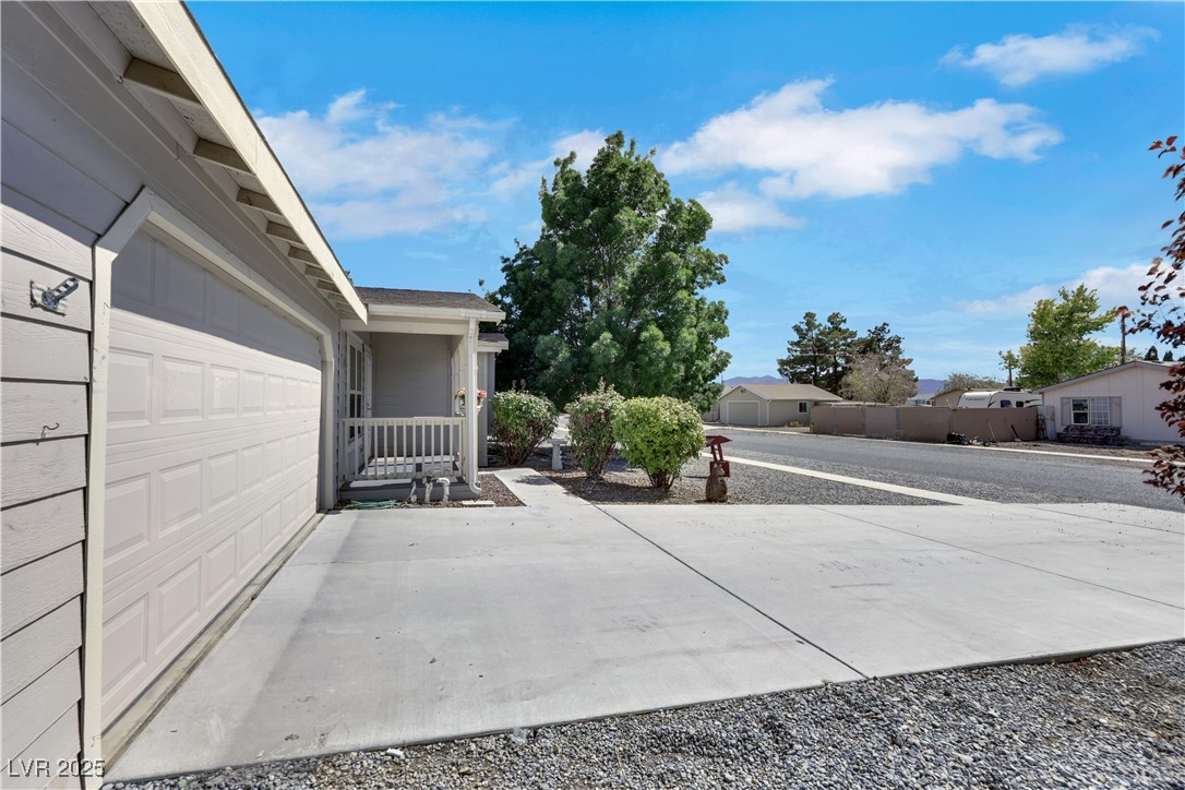 3191 Cedarwood Street Property Photo 5