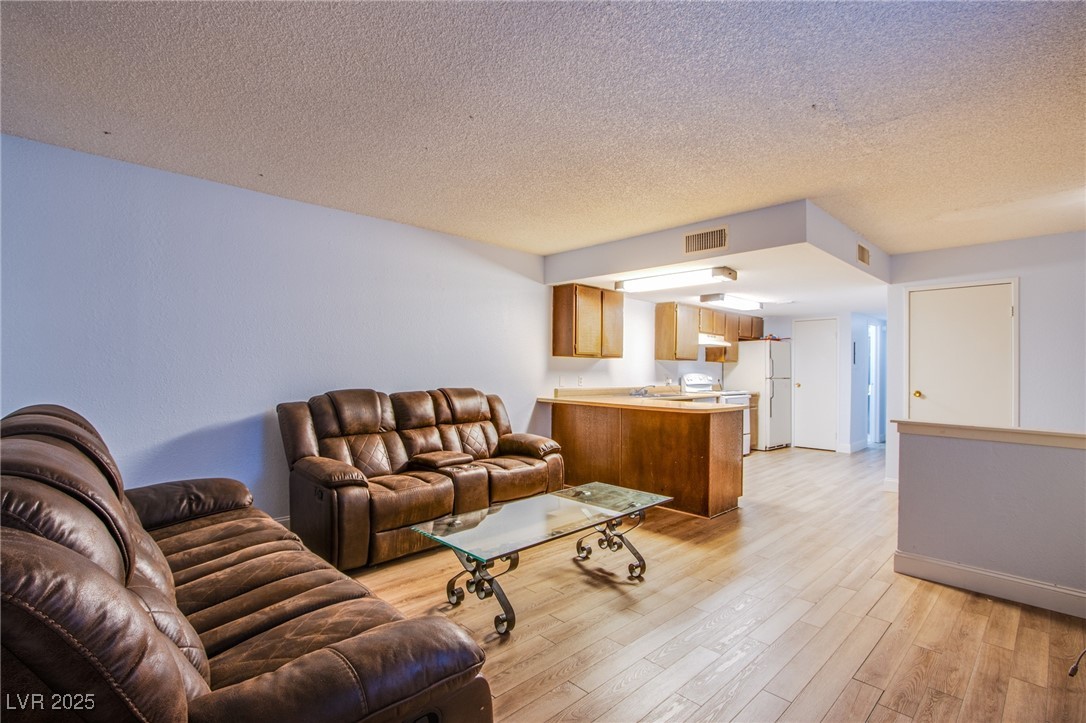 523 Fir Street Property Photo 4