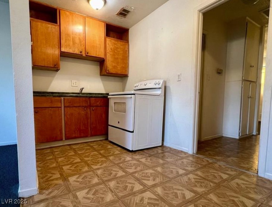 615 Harrison Avenue Property Photo 31