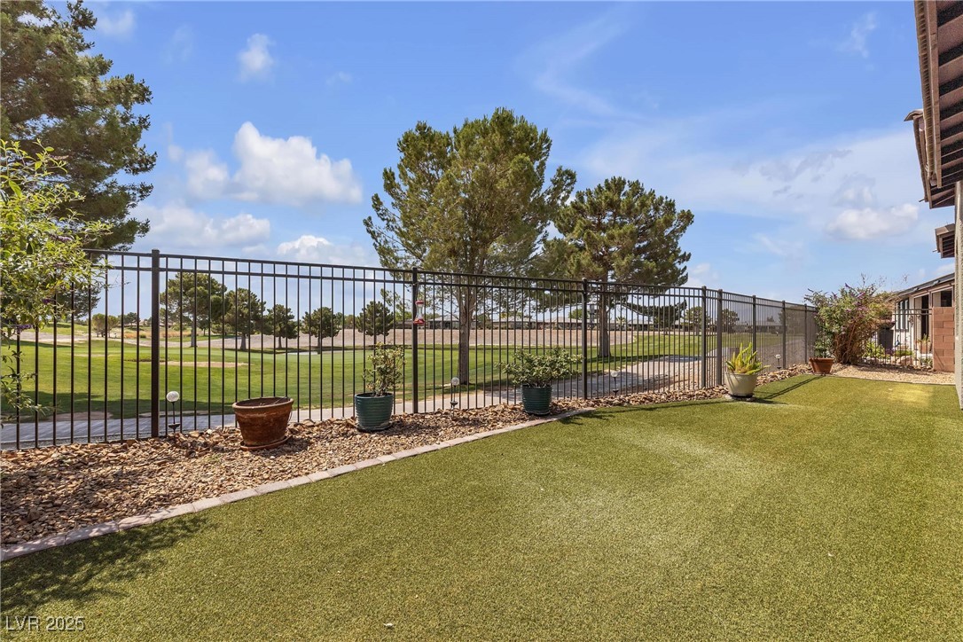 4829 East Beacon Ridge Drive Property Photo 1