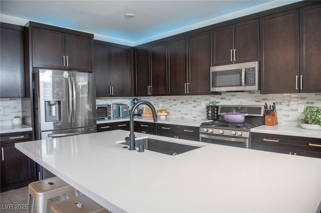 1305 Hudson Creek Place Property Photo 4
