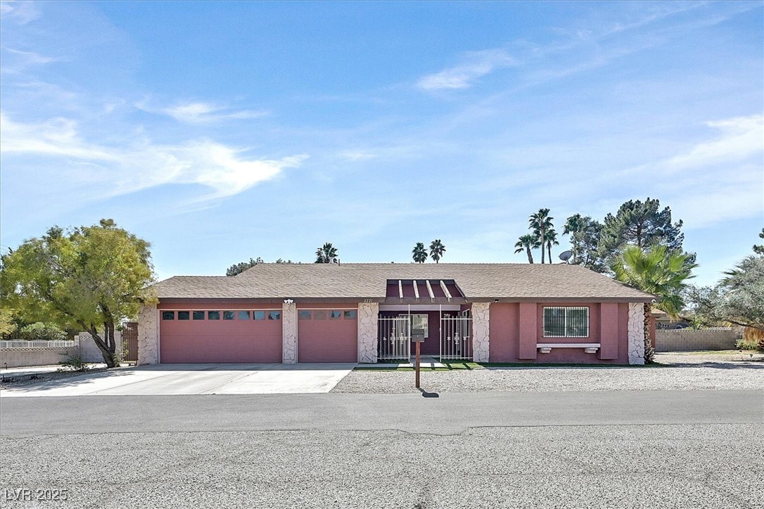 2221 Mohawk Street Property Photo 1