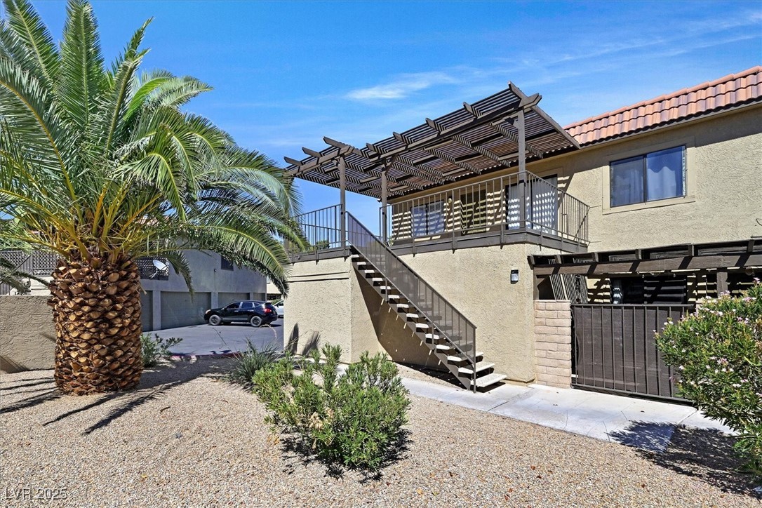 617 Pepper Tree Circle Property Photo 1