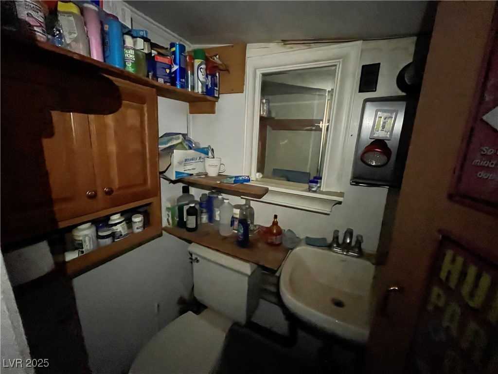 100 West Crook Avenue Property Photo 6