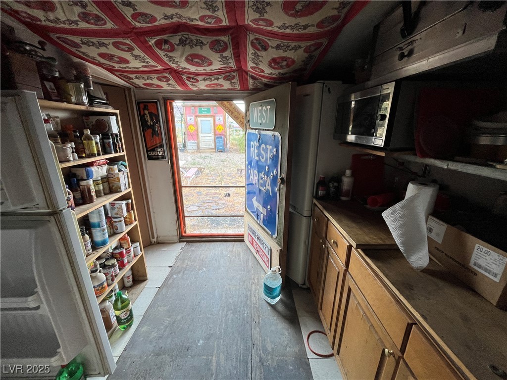100 West Crook Avenue Property Photo 12